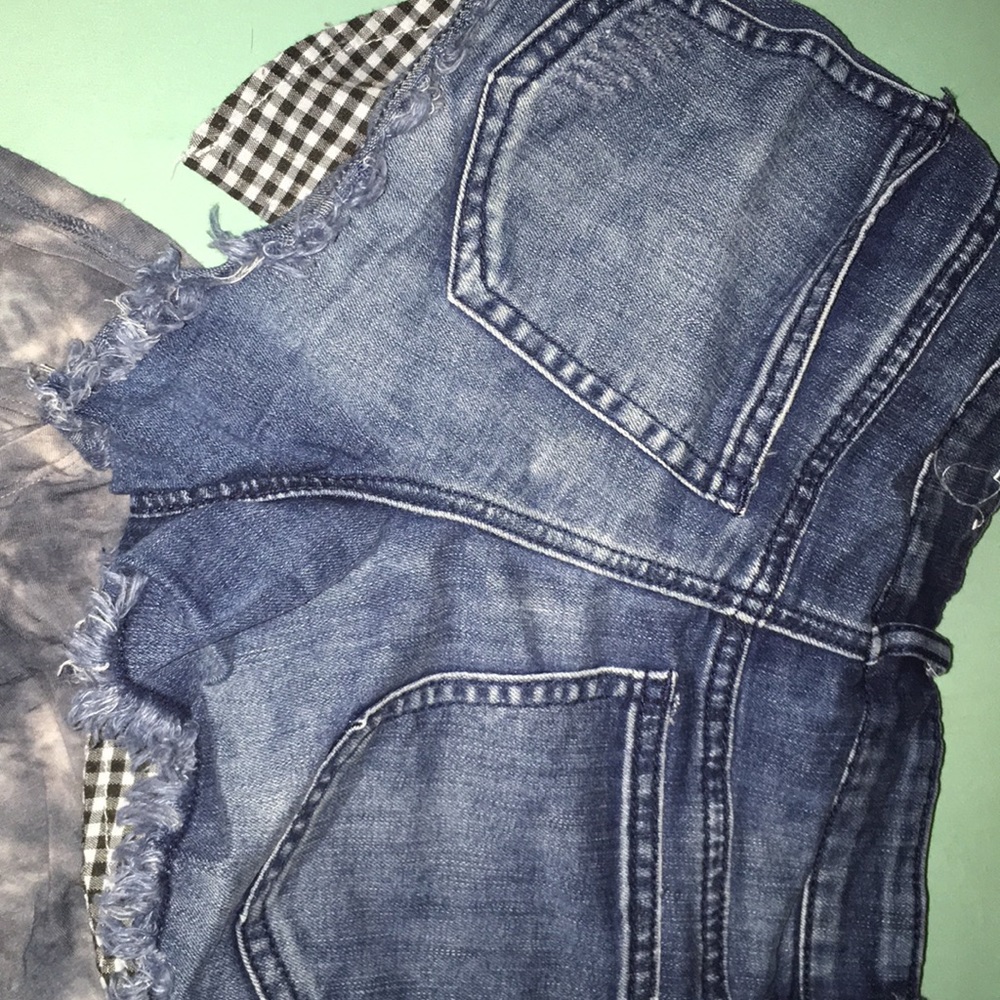 Shorts - Picture 2 of 2